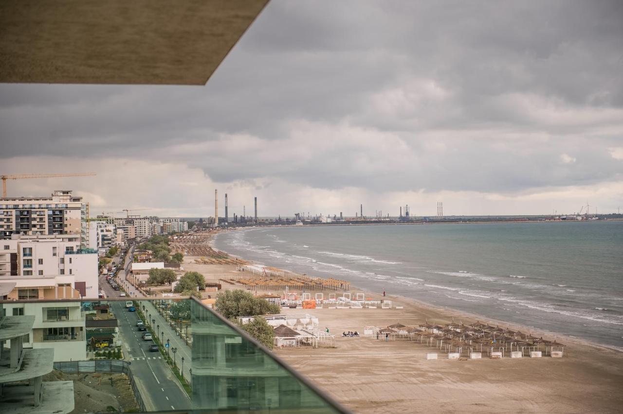 Luxury Promenada Apartment - Frontal Beachfront Mamaia Nord Navodari Exterior photo