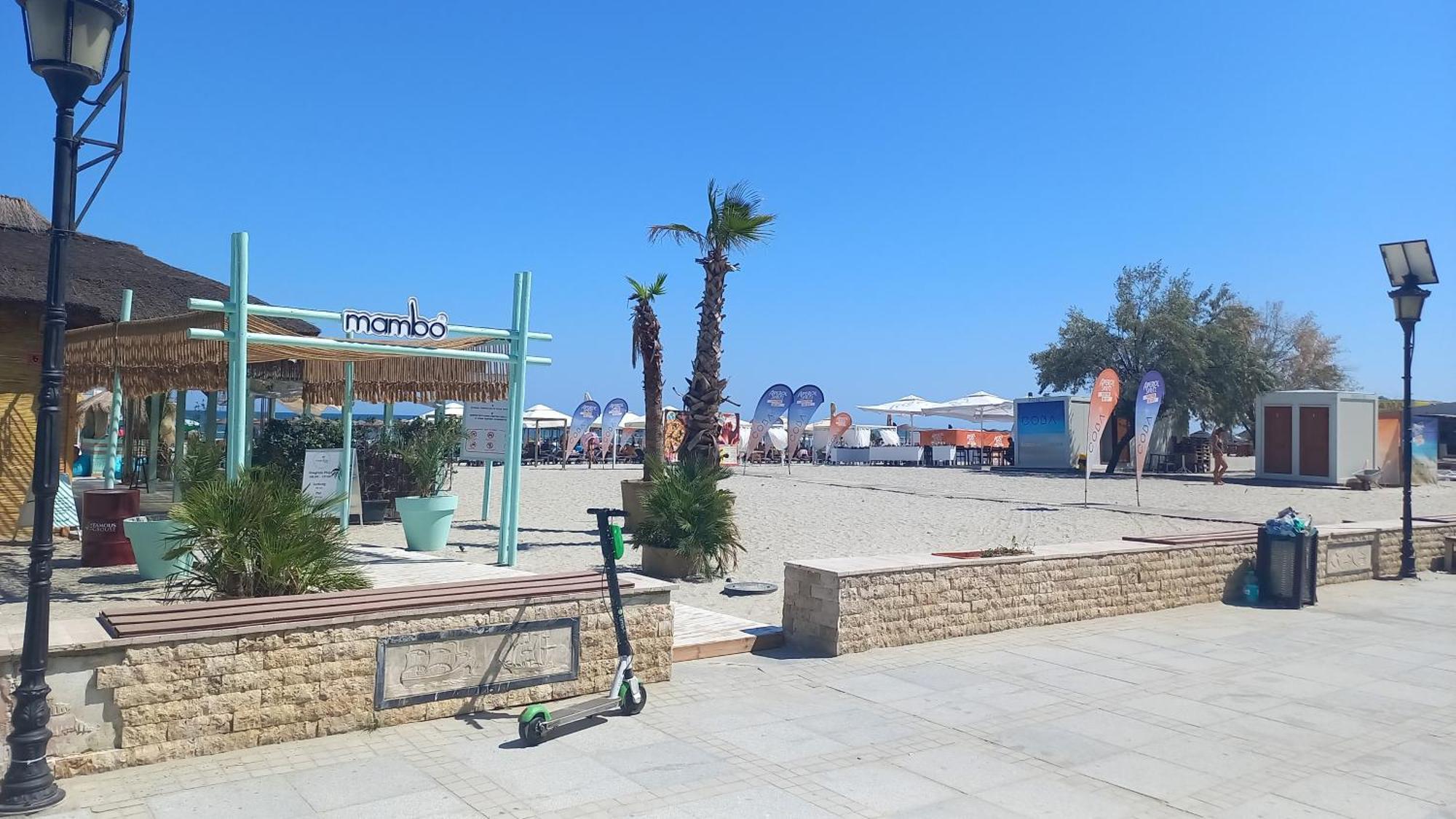 Luxury Promenada Apartment - Frontal Beachfront Mamaia Nord Navodari Exterior photo